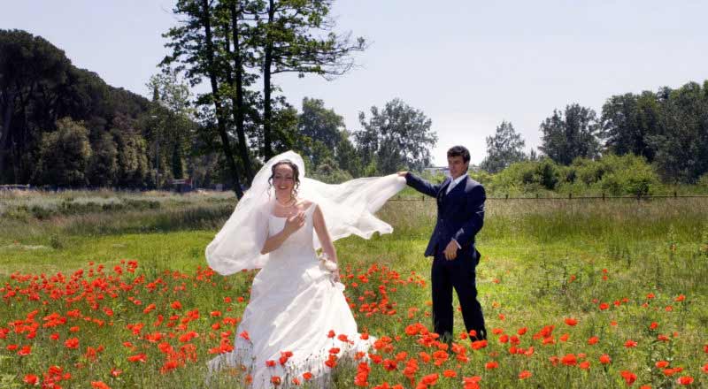 si effettuano servizi fotografici di matrimoni